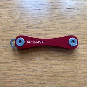 Keysmart keychain in red